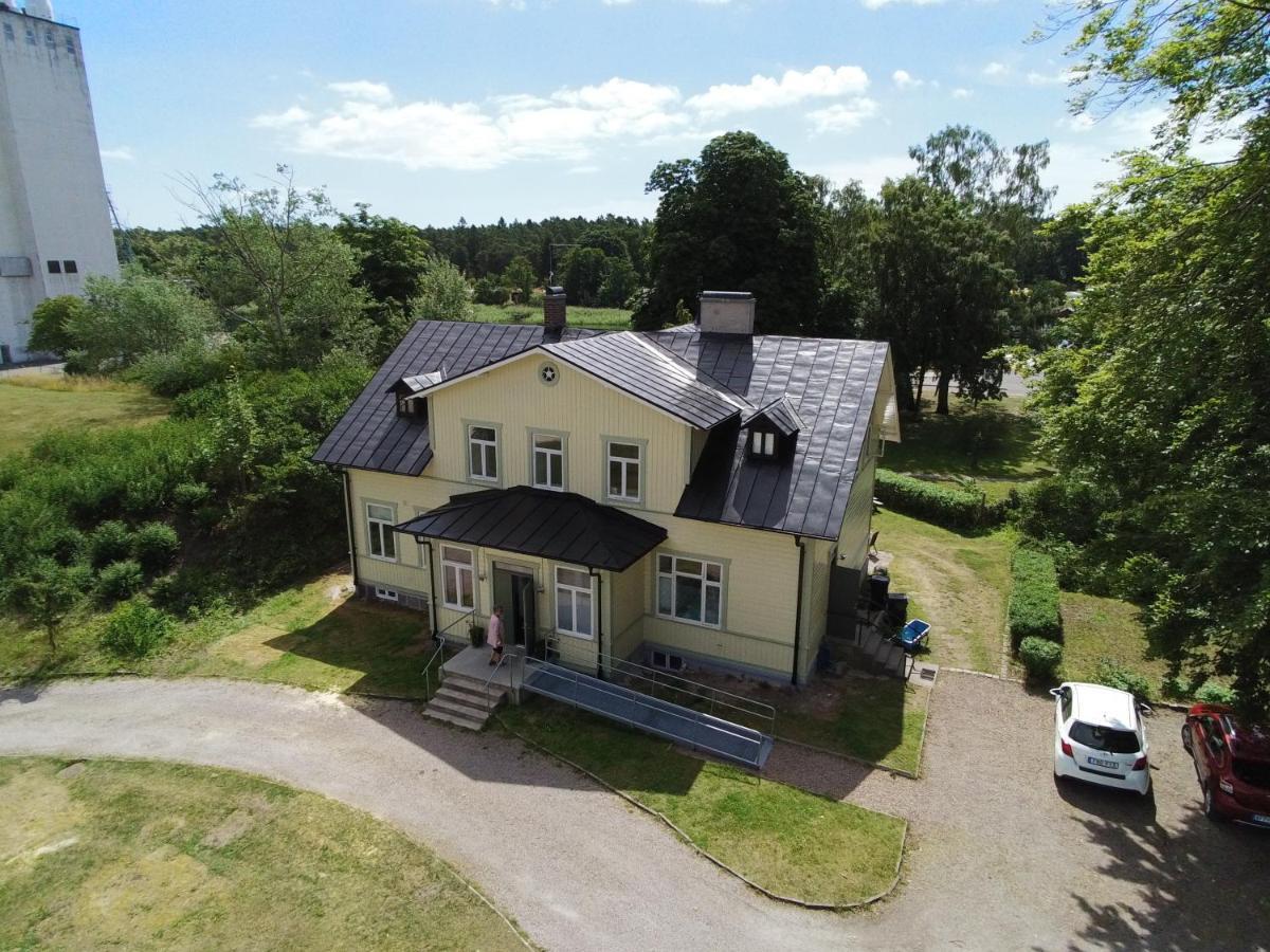 Ahus B&B Och Vandrarhem Exterior foto
