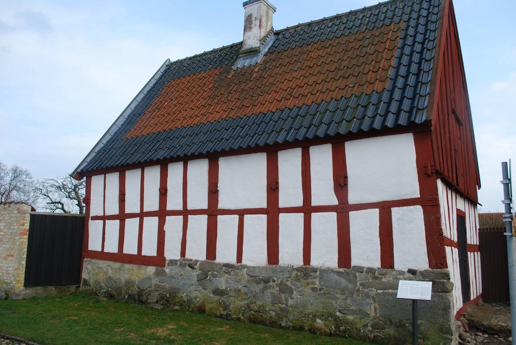 Ahus B&B Och Vandrarhem Exterior foto