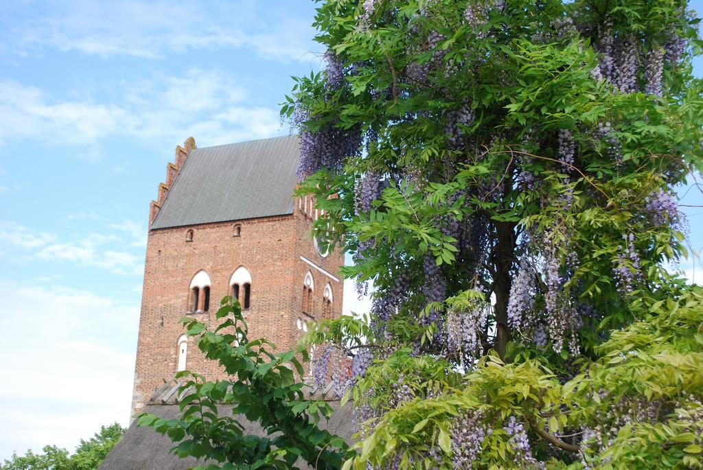 Ahus B&B Och Vandrarhem Exterior foto