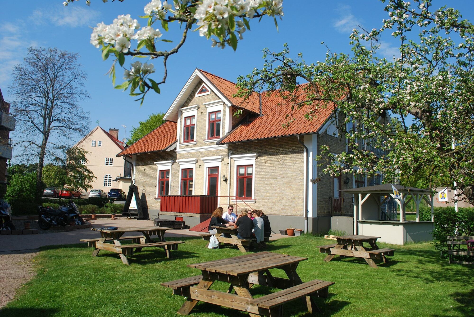 Ahus B&B Och Vandrarhem Exterior foto